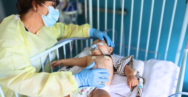 bébé unité nourrisson huderf Hôpital des Enfants